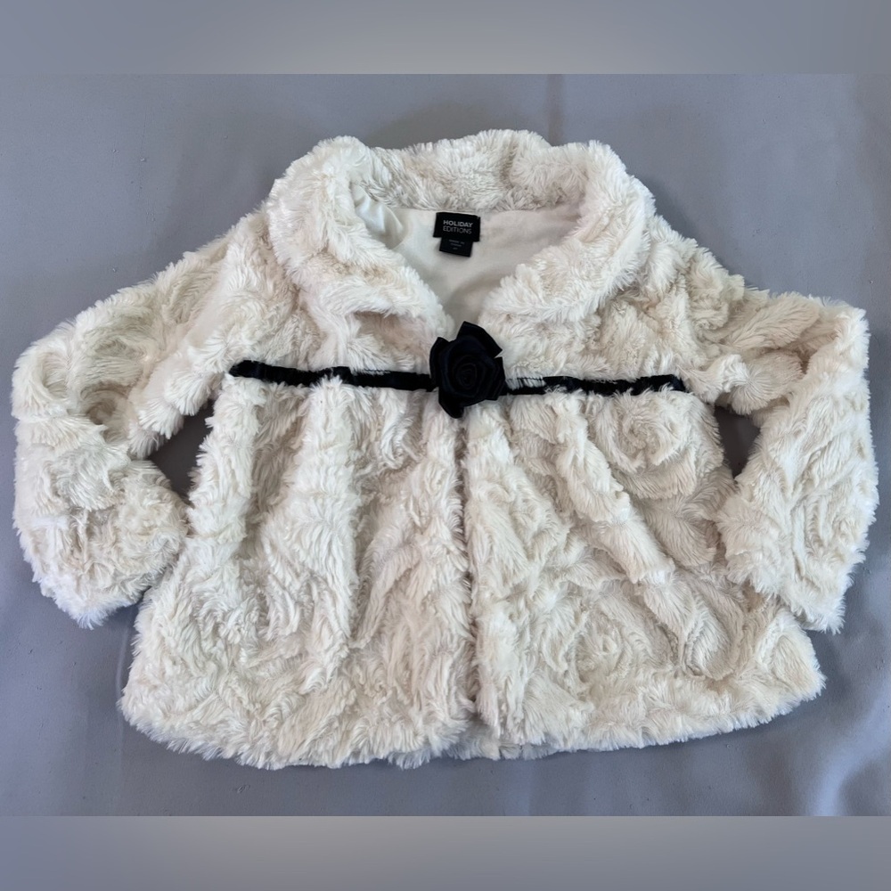 Holiday Editions Girls Faux Fur Ivory‎  Elegant Coat w/ Black Flower Front Sz 4